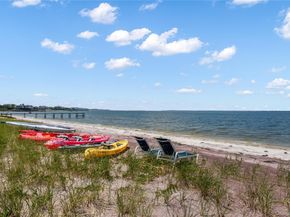 580 Dune Road 5, Westhampton NY 11978