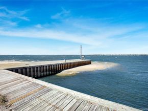 580 Dune Road 5, Westhampton NY 11978