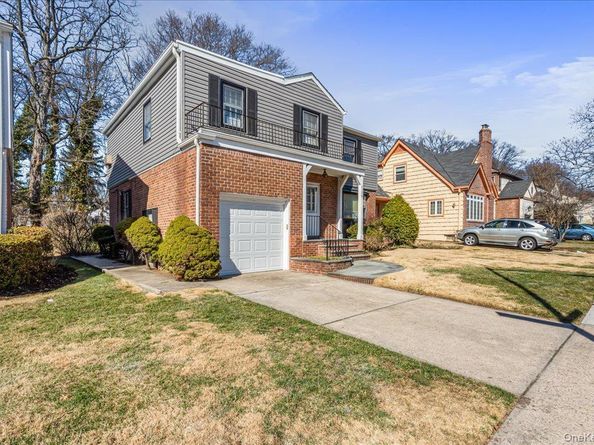 217-53 Kingsbury Avenue, Oakland Gardens NY 11364