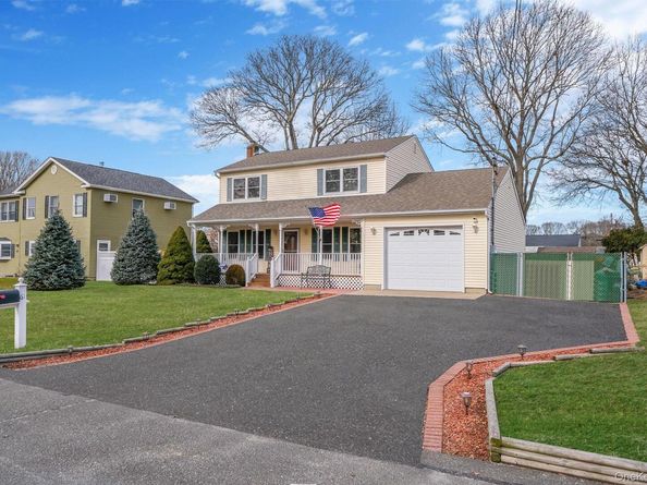 61 Arpage Drive E, Shirley NY 11967