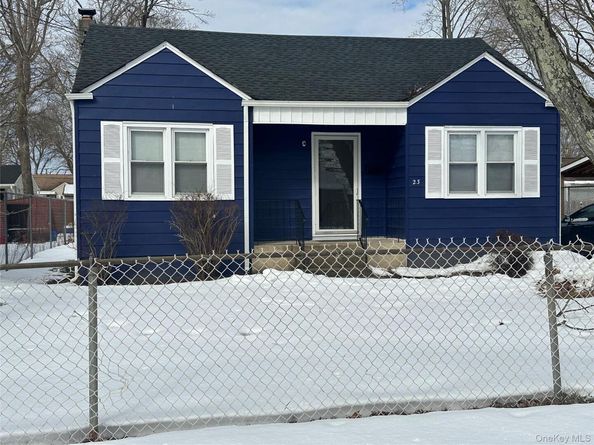 23 Hemlock Street, Wyandanch NY 11798