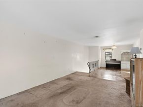 19 Newbrook 19, Bay Shore NY 11706