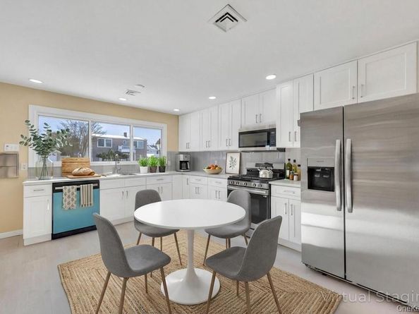 21 Clay Lane, Levittown NY 11756