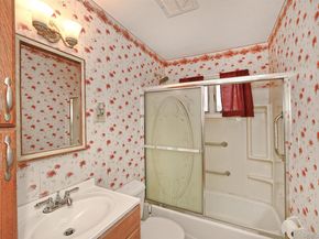 325 Cayuga Avenue, East Meadow NY 11554