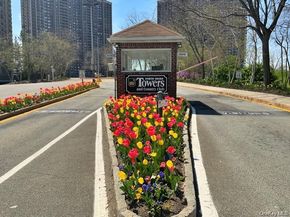 269-10 Grand Central Parkway 32P, Floral Park NY 11005