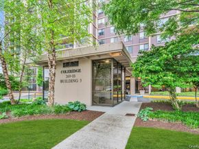 269-10 Grand Central Parkway 32P, Floral Park NY 11005