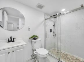 22 Bruce Lane, Farmingdale NY 11735