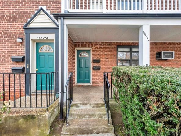 196-72 69th Ave 1 FL, Fresh Meadows NY 11365