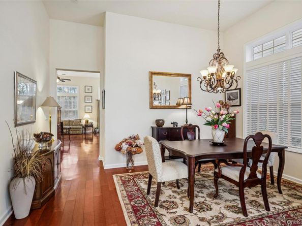 6 Ovation Place, Eastport NY 11941