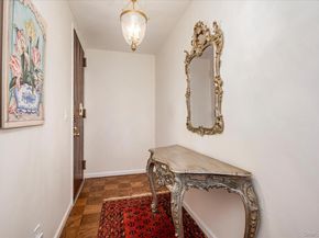 20 Gilchrest Road 3D, Great Neck NY 11021