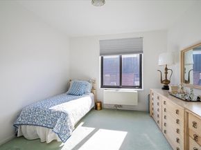 20 Gilchrest Road 3D, Great Neck NY 11021