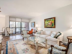 20 Gilchrest Road 3D, Great Neck NY 11021