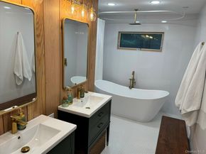 2 Meadowlark Lane, Huntington NY 11743