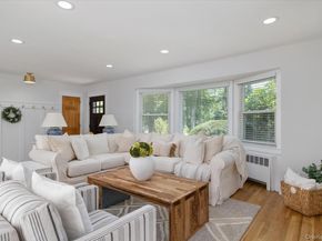 2 Meadowlark Lane, Huntington NY 11743