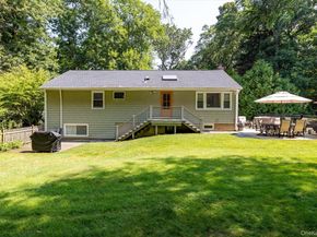 2 Meadowlark Lane, Huntington NY 11743
