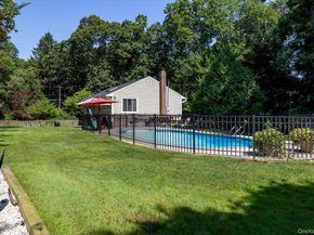 2 Meadowlark Lane, Huntington NY 11743
