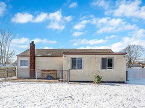 2711 Connecticut Avenue, Medford NY 11763