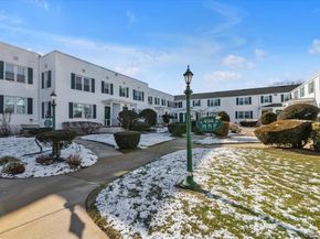 494 S Ocean Avenue 1M, Freeport NY 11520