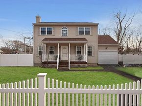 116 Robinwood Drive, Shirley NY 11967