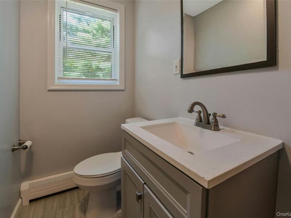 27 Upper Sheep Pasture Road, East Setauket NY 11733