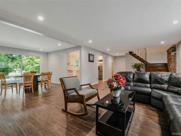 27 Upper Sheep Pasture Road, East Setauket NY 11733