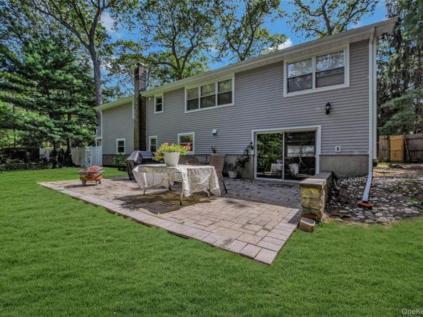 27 Upper Sheep Pasture Road, East Setauket NY 11733