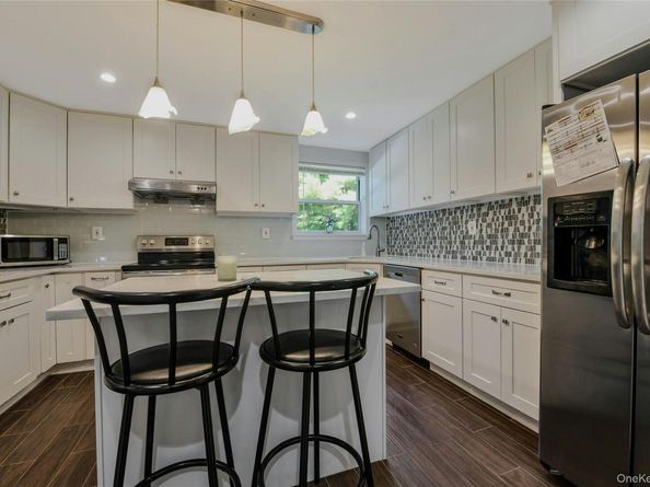 27 Upper Sheep Pasture Road, East Setauket NY 11733
