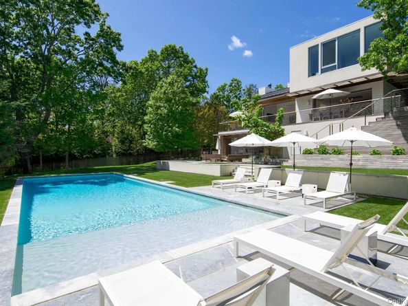 94 Tanager Lane, Water Mill NY 11976