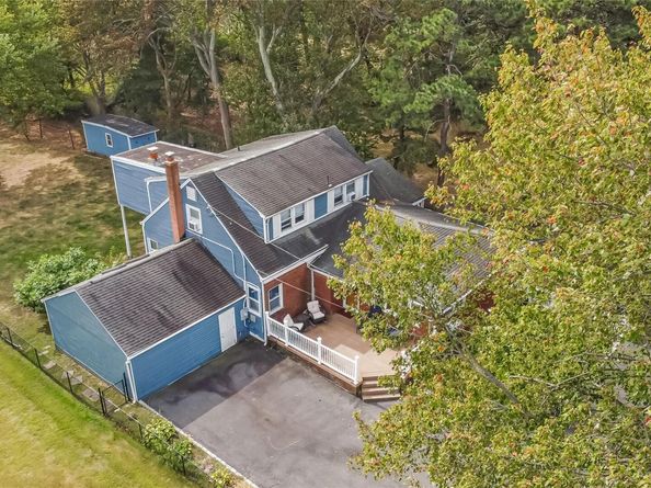 35 Forest Avenue, West Babylon NY 11704