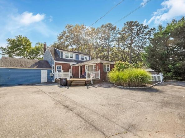 35 Forest Avenue, West Babylon NY 11704