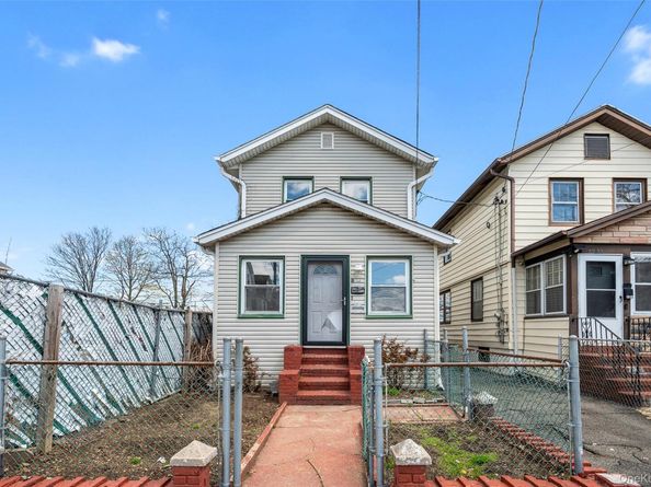 8951 121st Street, Richmond Hill NY 11418