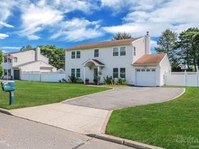 21 Apple Blossom Lane, East Patchogue NY 11772