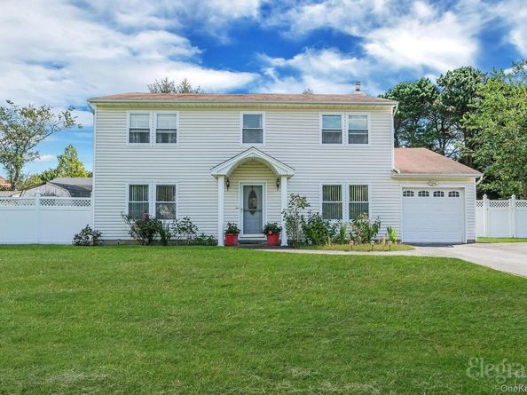 21 Apple Blossom Lane, East Patchogue NY 11772