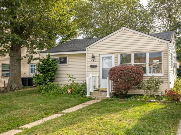 457 N Monroe Avenue, Lindenhurst NY 11757