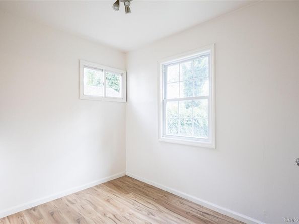 457 N Monroe Avenue, Lindenhurst NY 11757