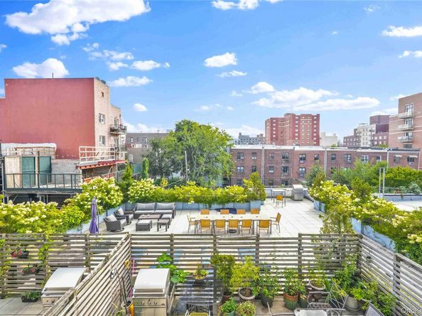21-24 30 Avenue, Astoria NY 11102