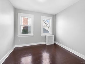 15044 87th Road, Briarwood NY 11432