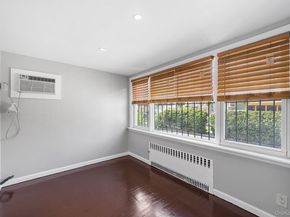 15044 87th Road, Briarwood NY 11432