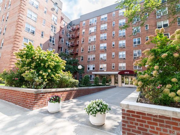 1 Sadore Lane 5A, Yonkers NY 10710