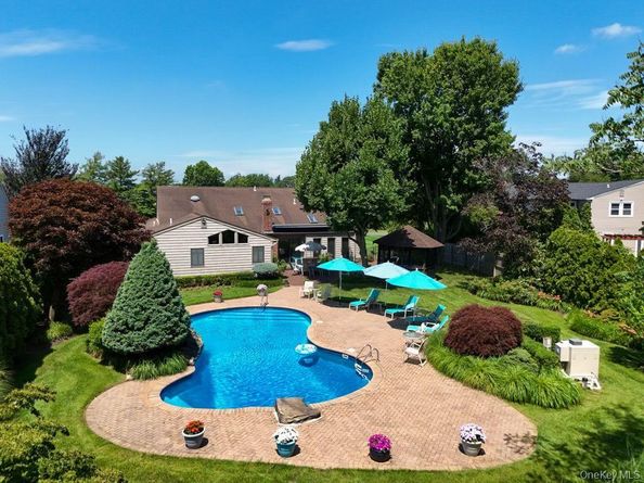 1 Castle Drive, Woodbury NY 11797