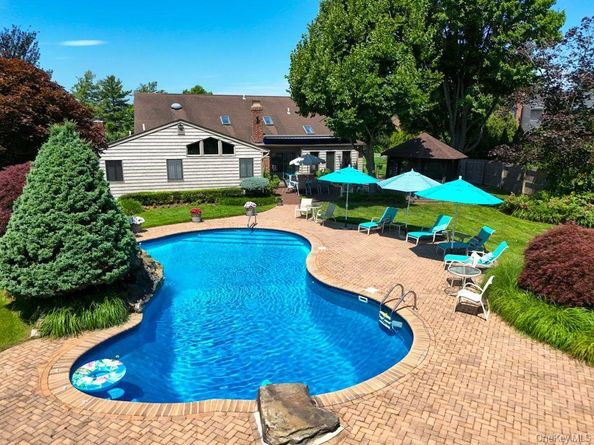 1 Castle Drive, Woodbury NY 11797
