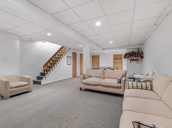 1 Castle Drive, Woodbury NY 11797