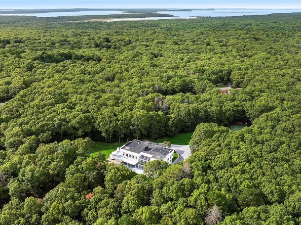 198 Two Holes of Water Road, East Hampton NY 11937