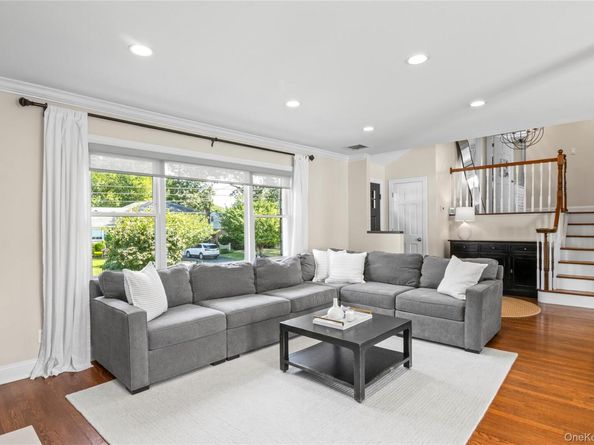 7 Driftwood Drive, Glen Cove NY 11542