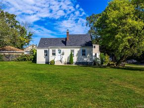 49 Elizabeth Street, Roosevelt NY 11575