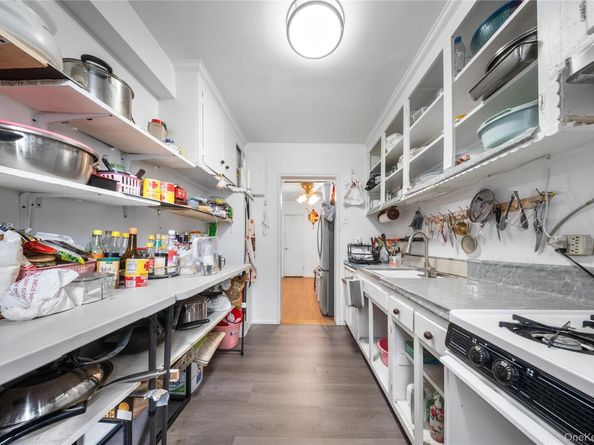 22424 Union Turnpike 1H, Oakland Gardens NY 11364