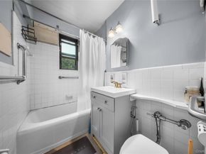 22424 Union Turnpike 1H, Oakland Gardens NY 11364