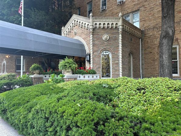 219 Bronx River Road 1G, Yonkers NY 10704