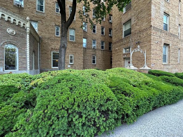 219 Bronx River Road 1G, Yonkers NY 10704