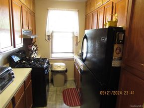 1561 Central Park Ave I5, Yonkers NY 10710